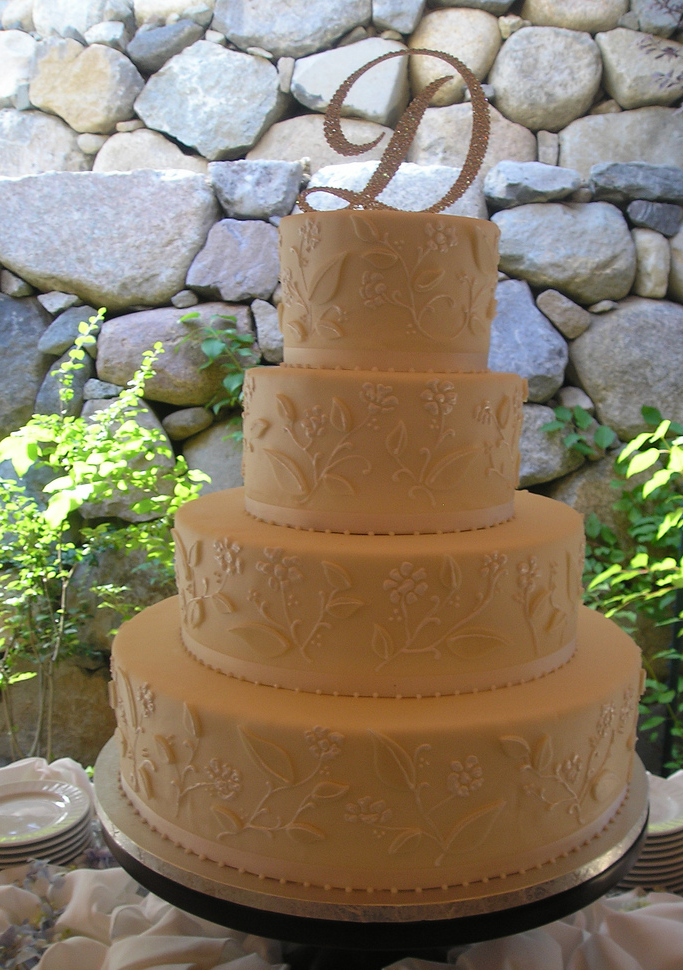 Simple white wedding cake monogram topper word D.PNG
