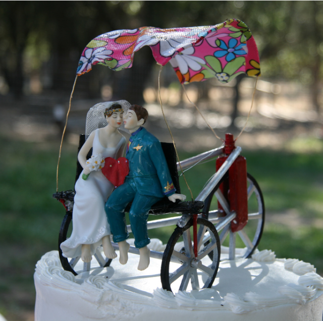 Unique Wedding Cake Topper pictures.PNG