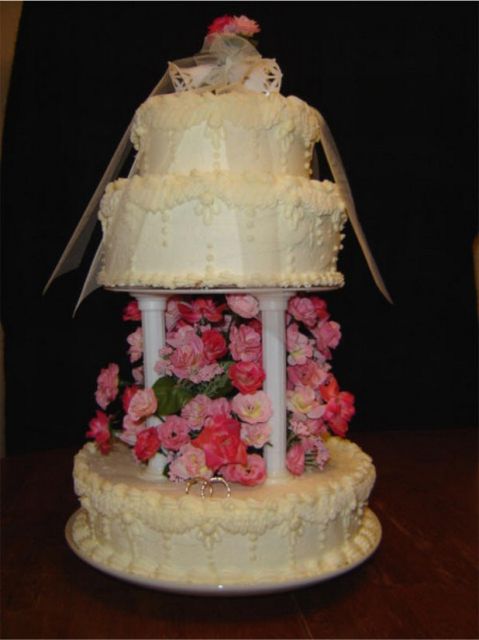 floral wedding cake photo