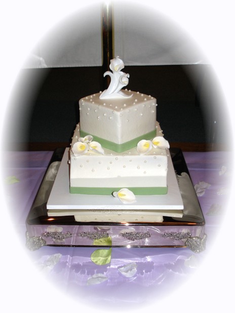 elegant square wedding cake pics