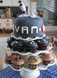 Wall-E theme cake with matching cupcakes.JPG