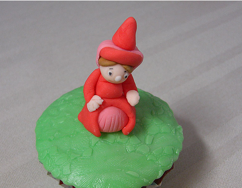 Flora cupcake topper_disney character from Sleeping Beauty.PNG