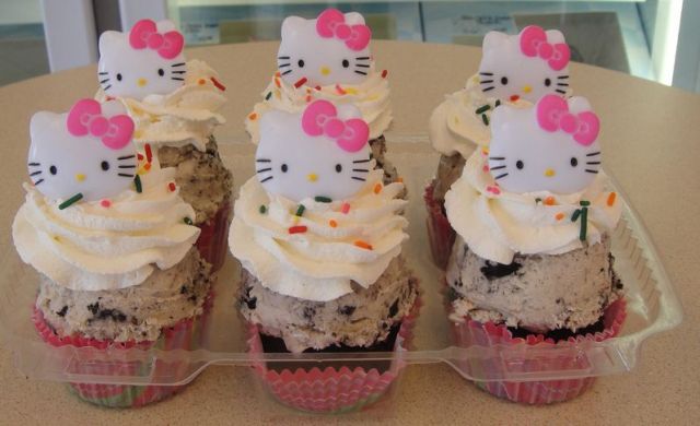 Hello Kitty 6 pack ice cream cupcake.JPG