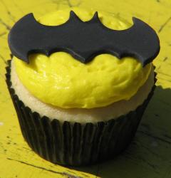 Batman theme vanilla buttercream cupcake.JPG