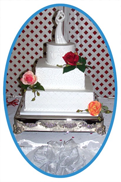 white square wedding cake with rose photo