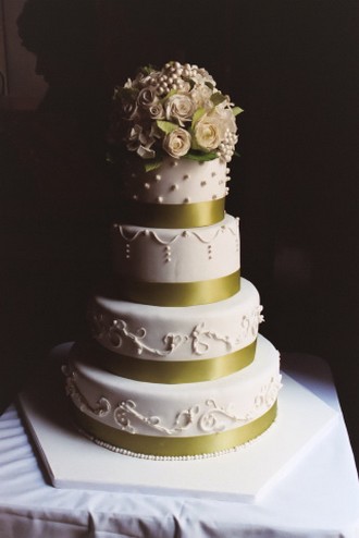 trendy wedding cake picture