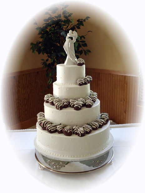 classic style wedding cake photo