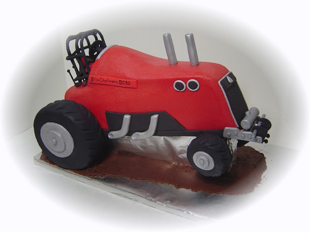 Pulling Tractor Grooms Cake.jpg