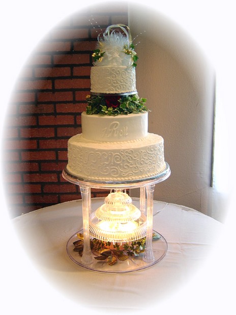 round wedding cake