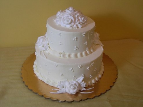 only white wedding cake