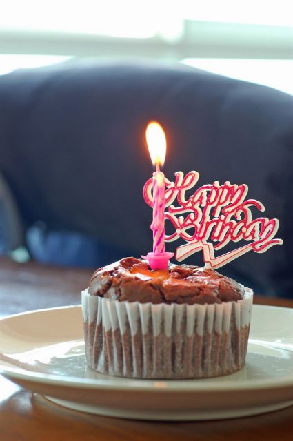 cup cake birthday photo.jpg