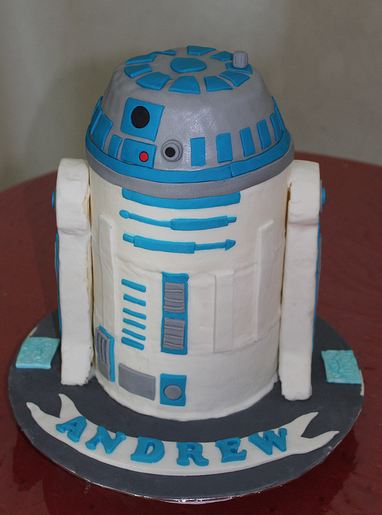 R2D2 Birthday cake.JPG