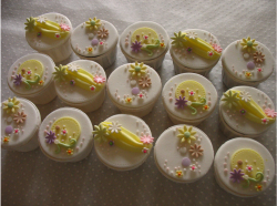 Garden theme cupcakes photo.PNG