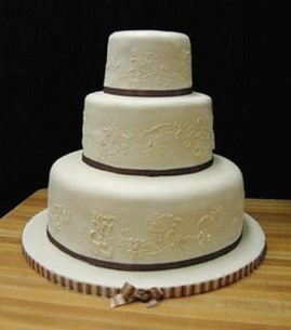 brown trim wedding cake pic