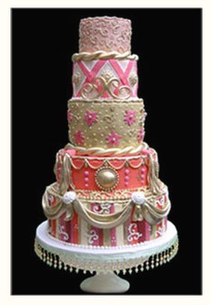 dramatic wedding cake picture