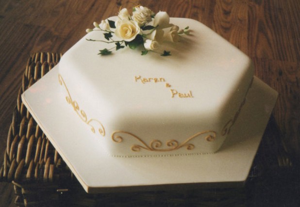 simple wedding cake image