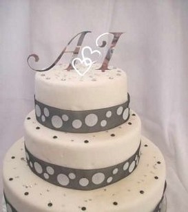 trendy wedding cake with a style