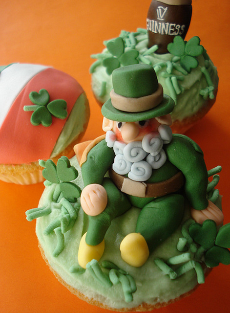 St. Patrick's Day Irish cupcake pictures.PNG