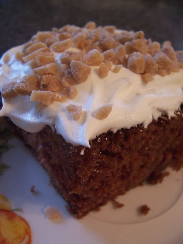 Chocolate cake with whipe cream topping.jpg