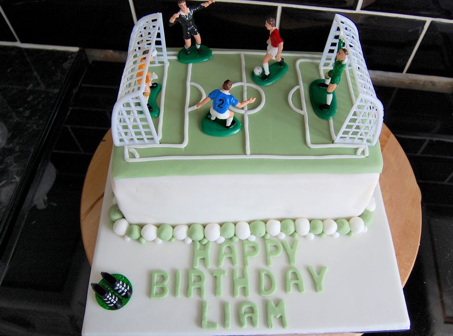 Soccer Football field birthday cake.JPG
