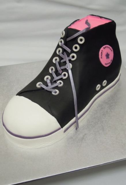 Black and white shoe cake pink inside.JPG