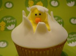 Cupcake with baby chick coming out.JPG