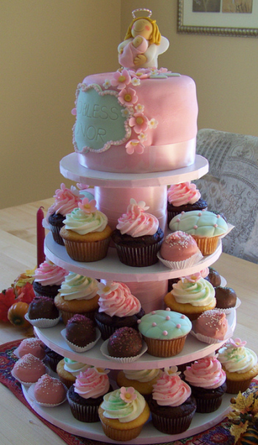 Baptism cupcakes with big cake on the top.PNG