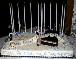 Cool cake barmitzvah cake ideas with music theme.PNG