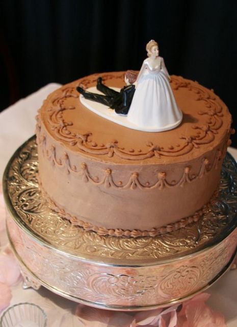 1-tier chocolate wedding cake with bride and groom topper.JPG