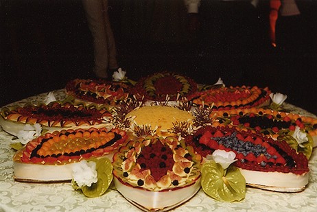 unique wedding cake in different colors