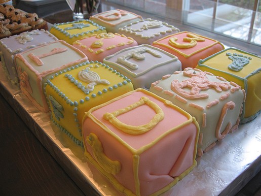 E4s Baby Shower Cake.jpg