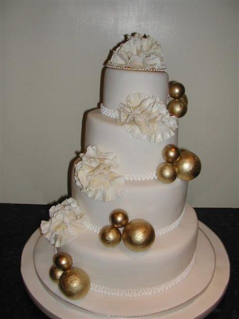 big and tall wedidng cake image
