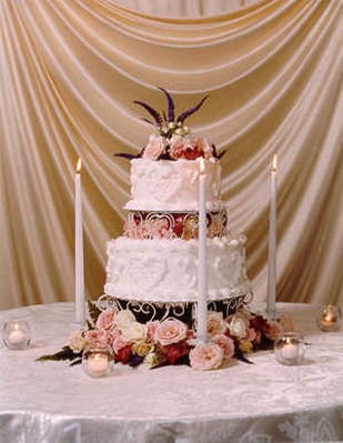images of wediding cake with peach roses