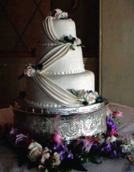 image of elegant wedding cakes in three levels