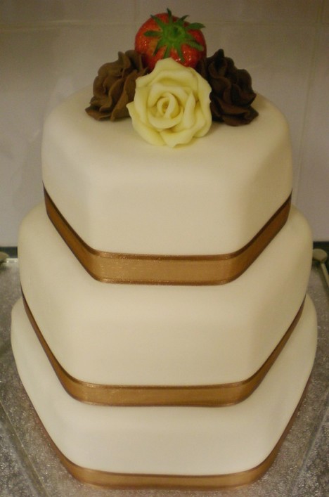 stylish wedding cake image