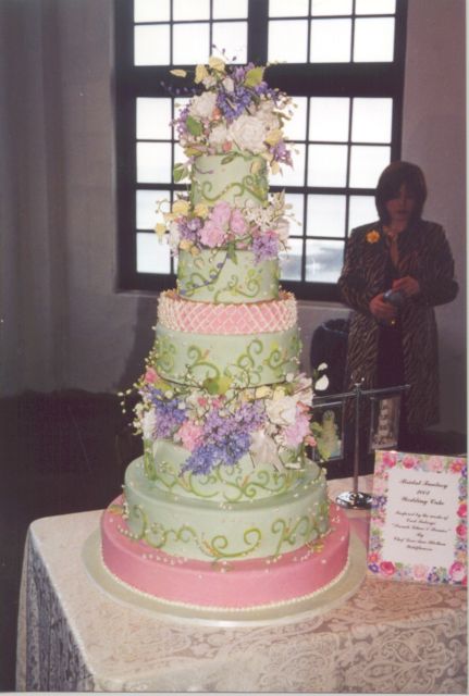 tall wedding cakes image