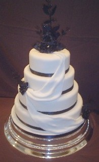 class wedding cake photo