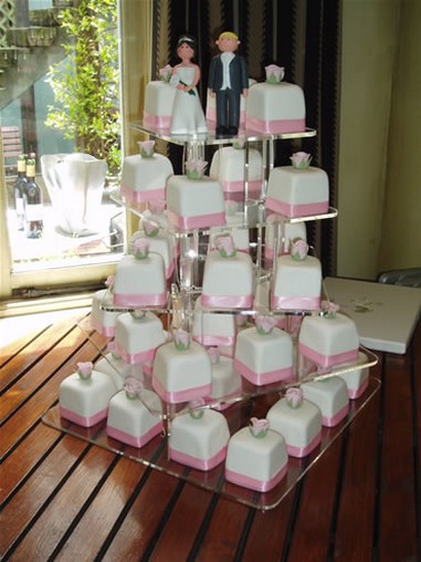 cup cakes wedding cake picture