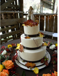 Fall Leaves Cake with dancing couple cake topper.PNG