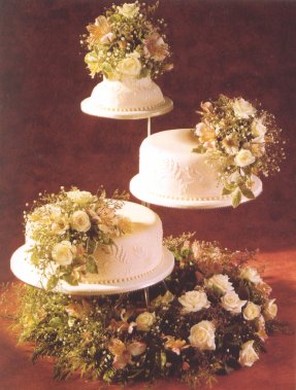 image of wedding cakes with white roses