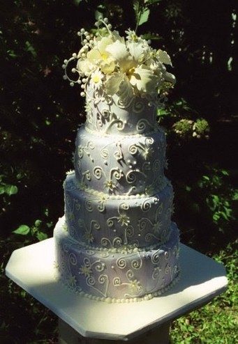 lavender wedding cake.jpg