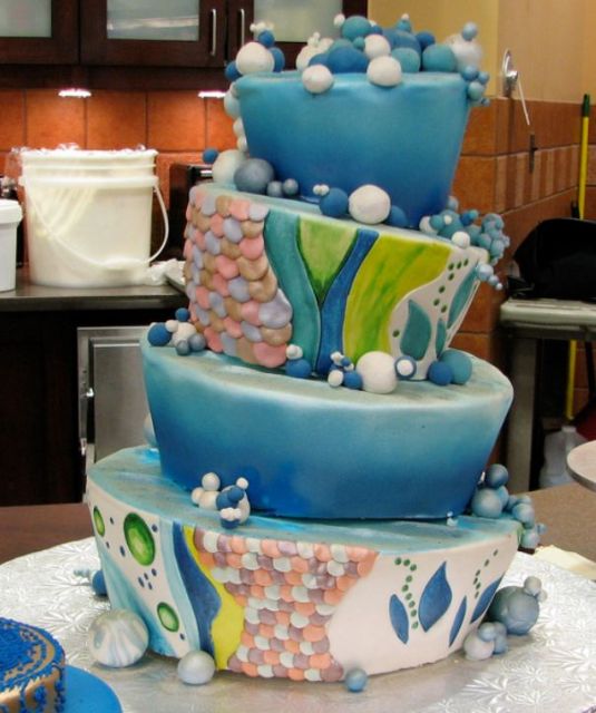 4 tier bubble and scale theme topsy-turvy cake.JPG