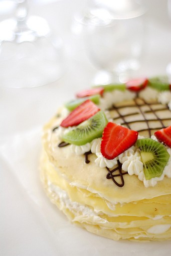 Crepe cake with strabberry and kiwi.jpg