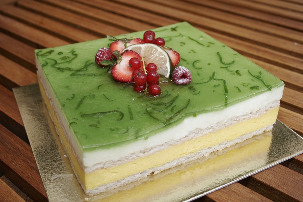 Mangolime cake.jpg