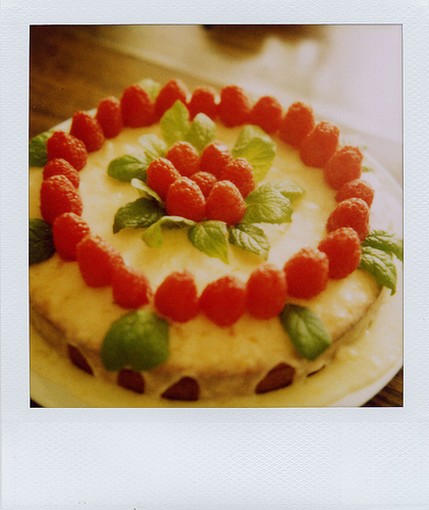Rashberry cake.jpg