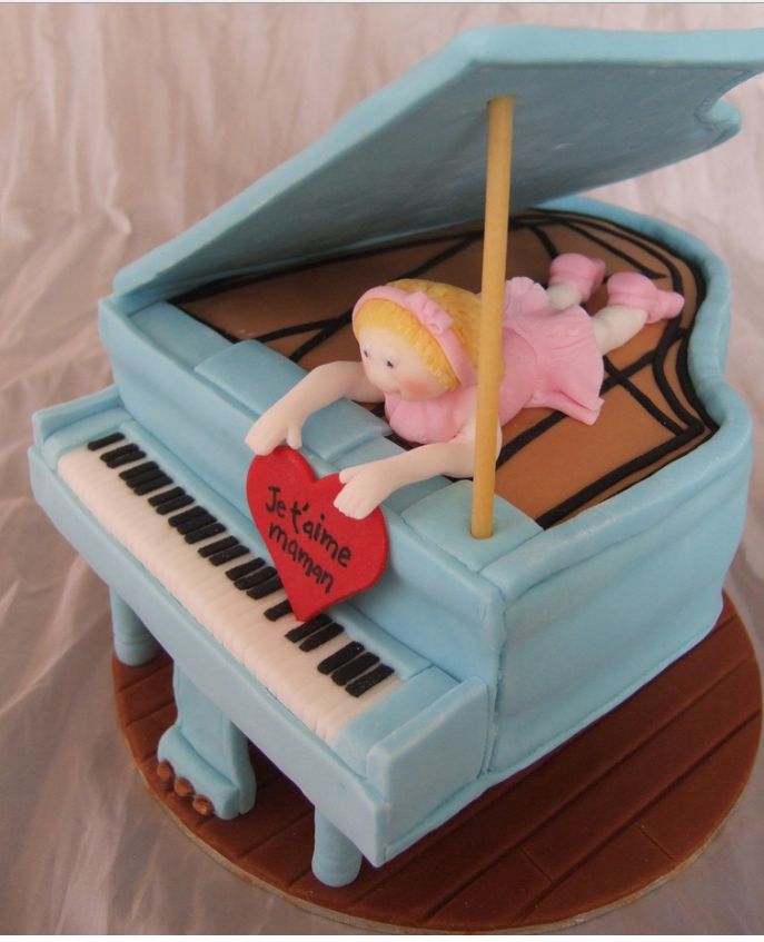 Cool powder blue piano birthday cake.JPG