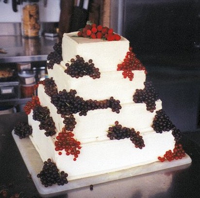 big wedding cake in 4 tier