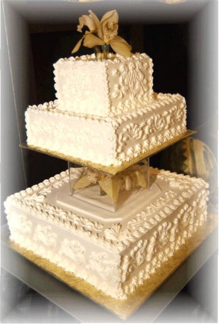 traditional wedding cake