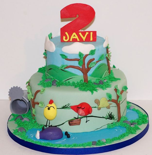 Two tier round bird-theme birthday cake for 2-year-old.JPG