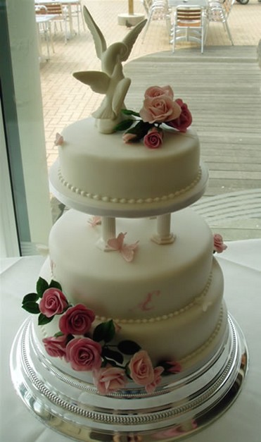 romantic wedding cake photo